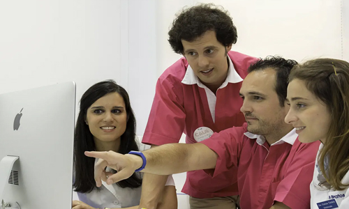 Clínica Dental Ferrus & Bratos